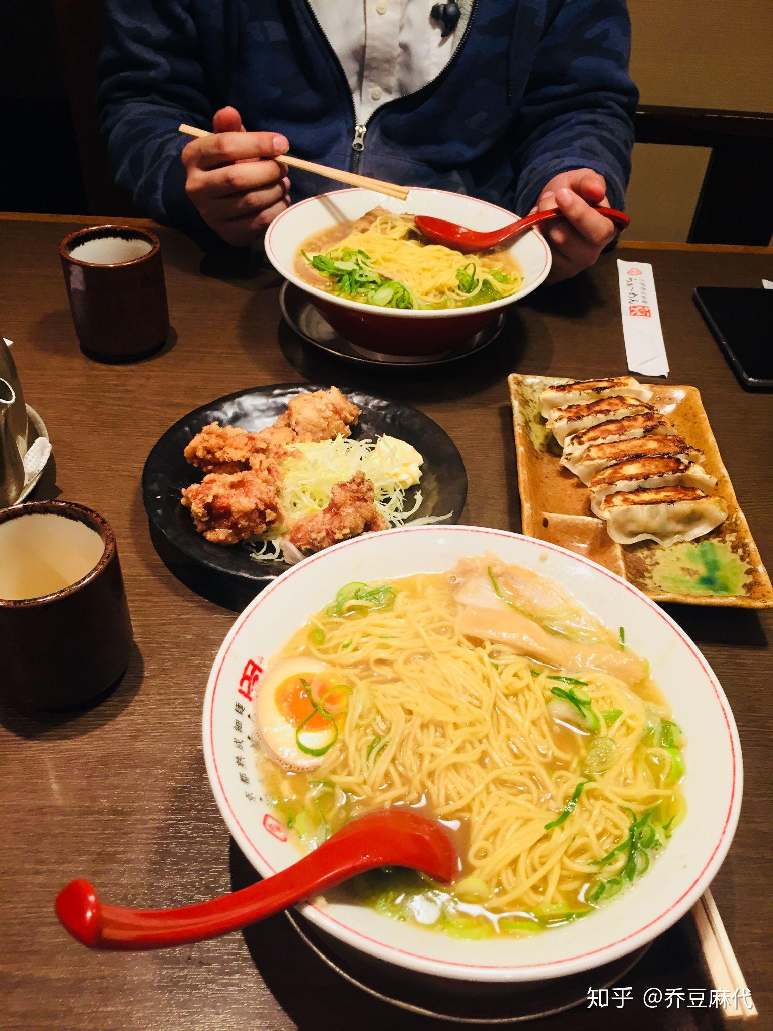 为什么说日本料理难吃的要死,日本社会压抑的