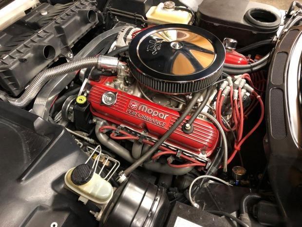 5万美元时,这辆车的发动机还是道奇蝰蛇原装309千瓦的v10 8.