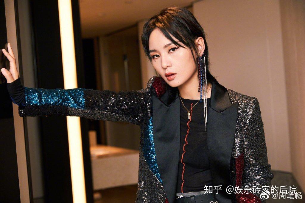 "艺术家"周笔畅注定败给"平民"李宇春
