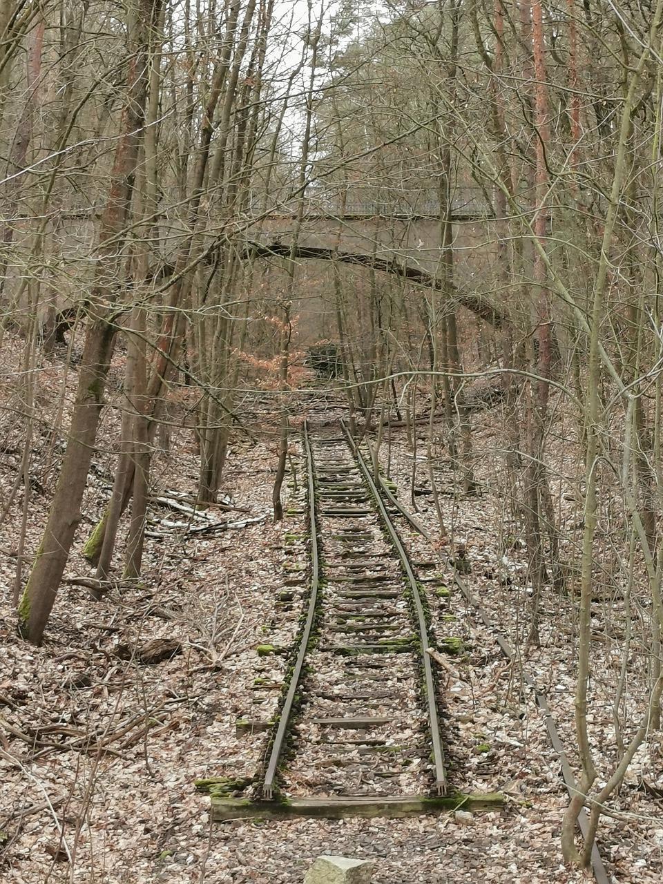 龙烟铁路时刻表