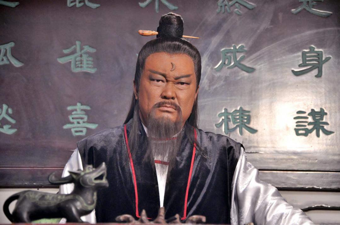 包拯当官太清廉,皇帝都拿他没办法,挖空心思派人蹲点也治不了他