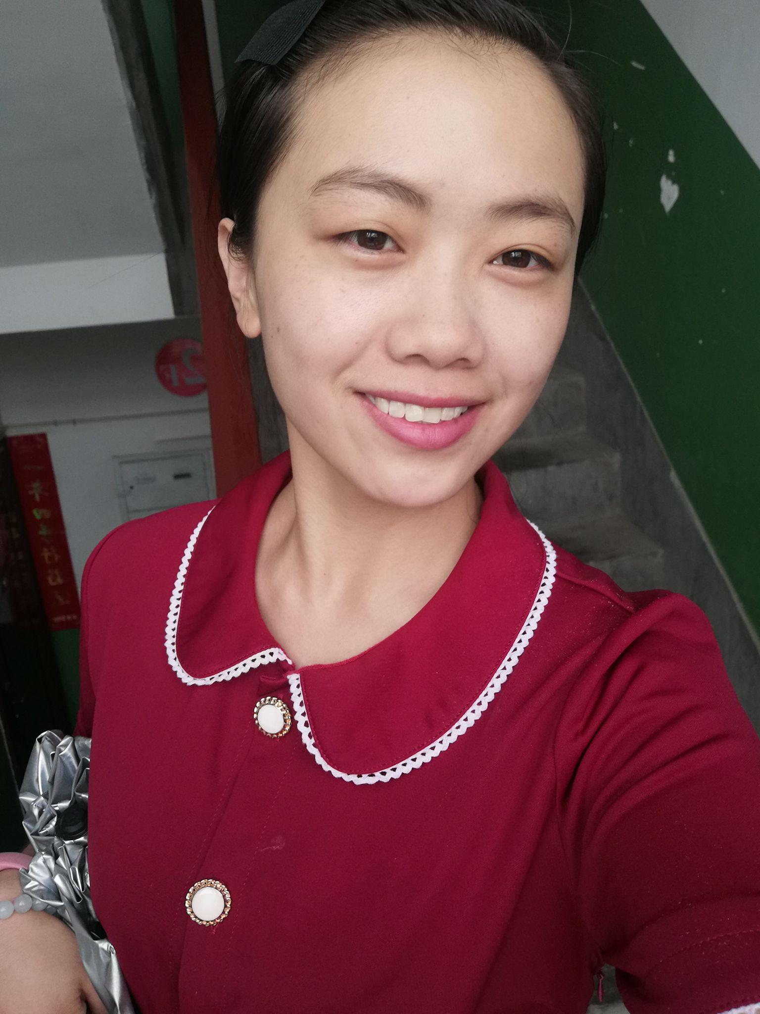 怎么看待发相机自拍原图的女生