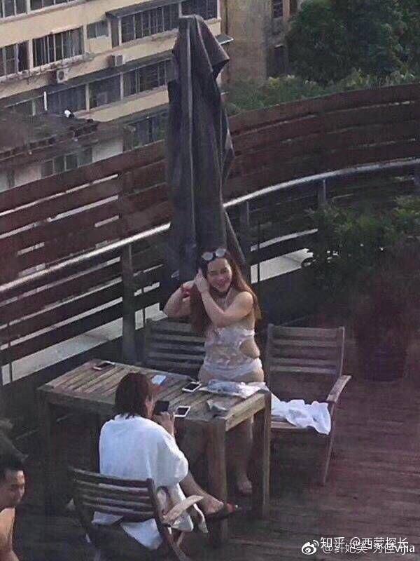 男朋友在抖音关注了很多漂亮小姐姐 该不该分