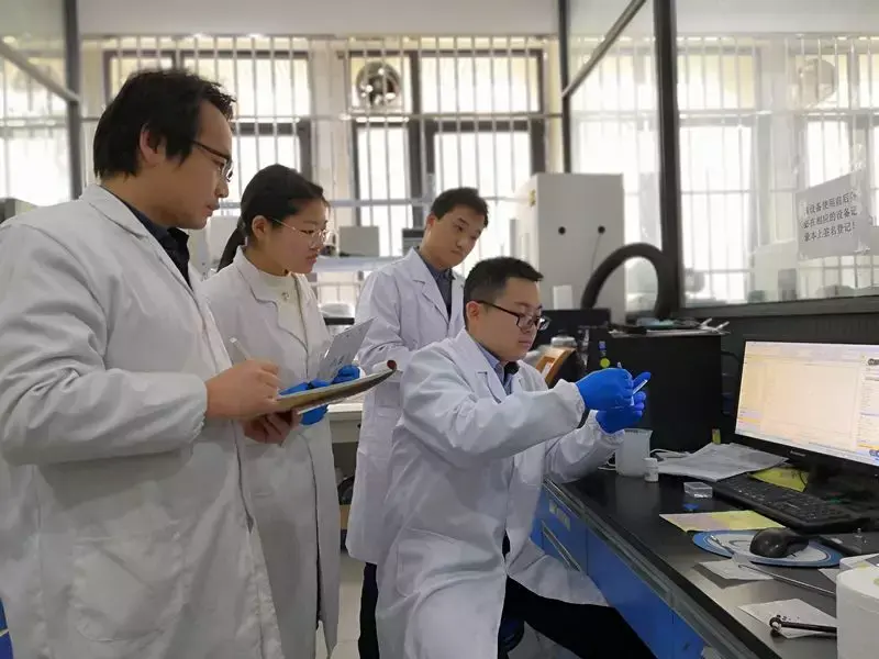 饶中浩研究的方向是储能与传热传质,简单解释就是研究电池储能,相变