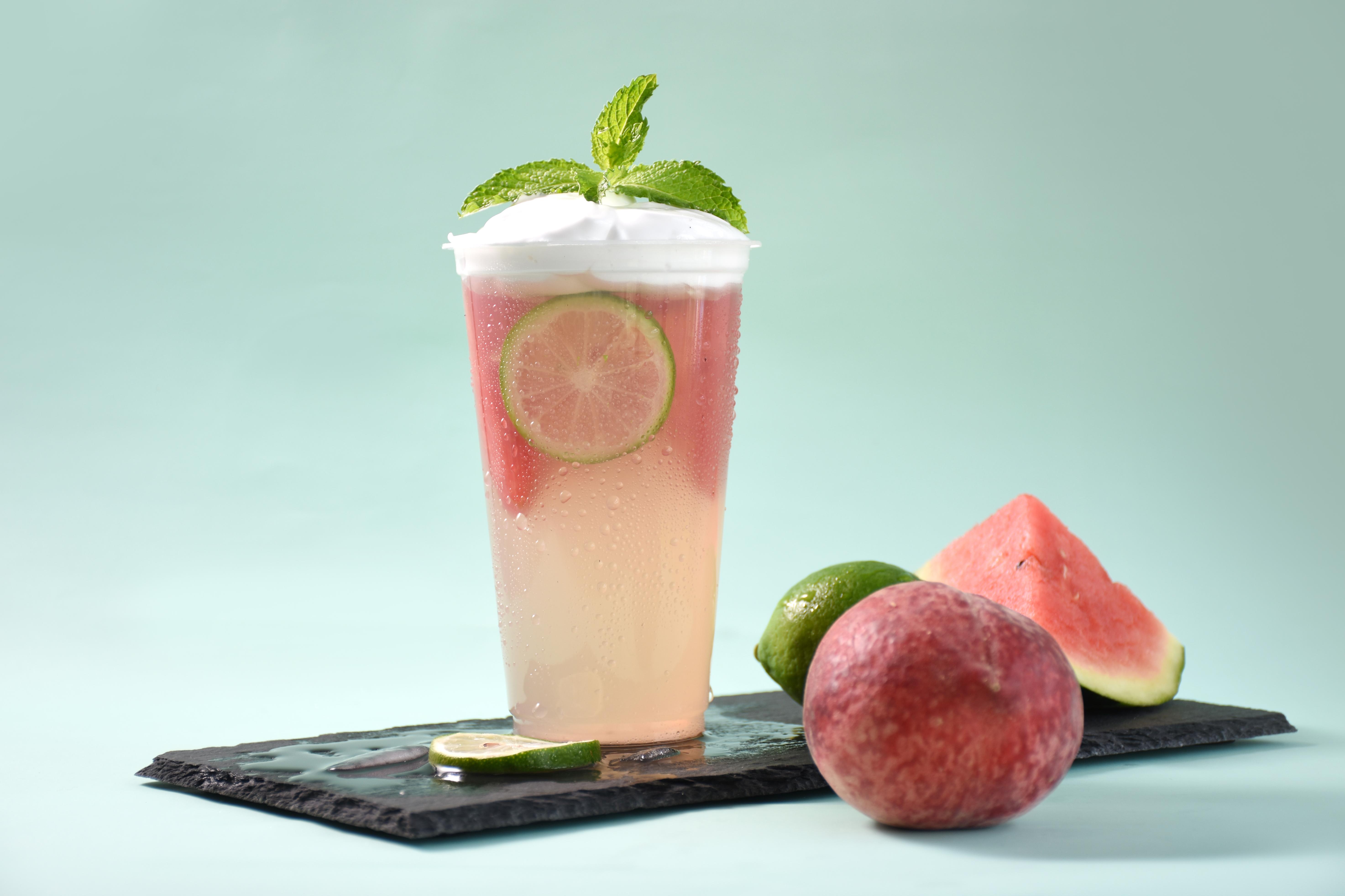 自己做夏日桃桃咖啡拿铁更健康哦