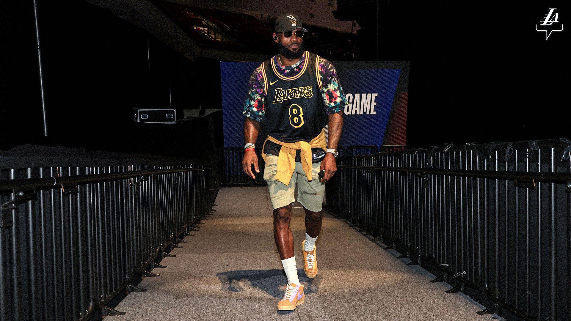 有没有勒布朗詹姆斯的高清头像或者壁纸帅一些的