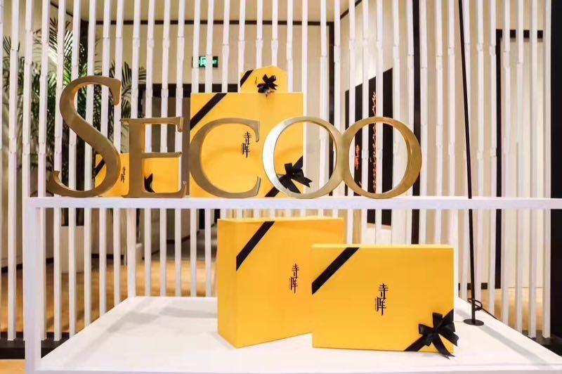 不是富二代张乘乘寺库奢侈品店员身份开始营业