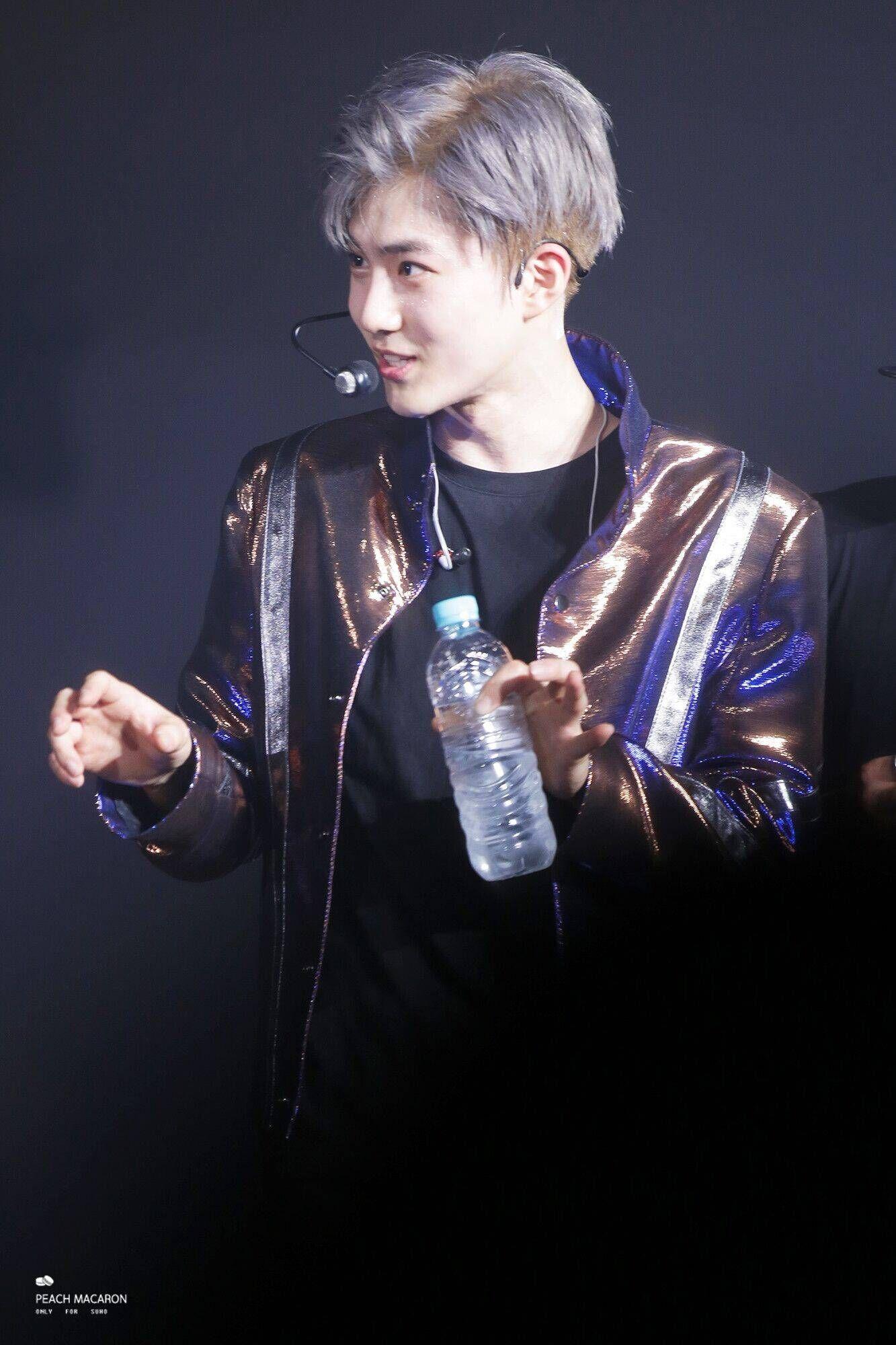 茶蛋(exo)有哪些好看的打歌服/演唱会/mv服装? - 知乎