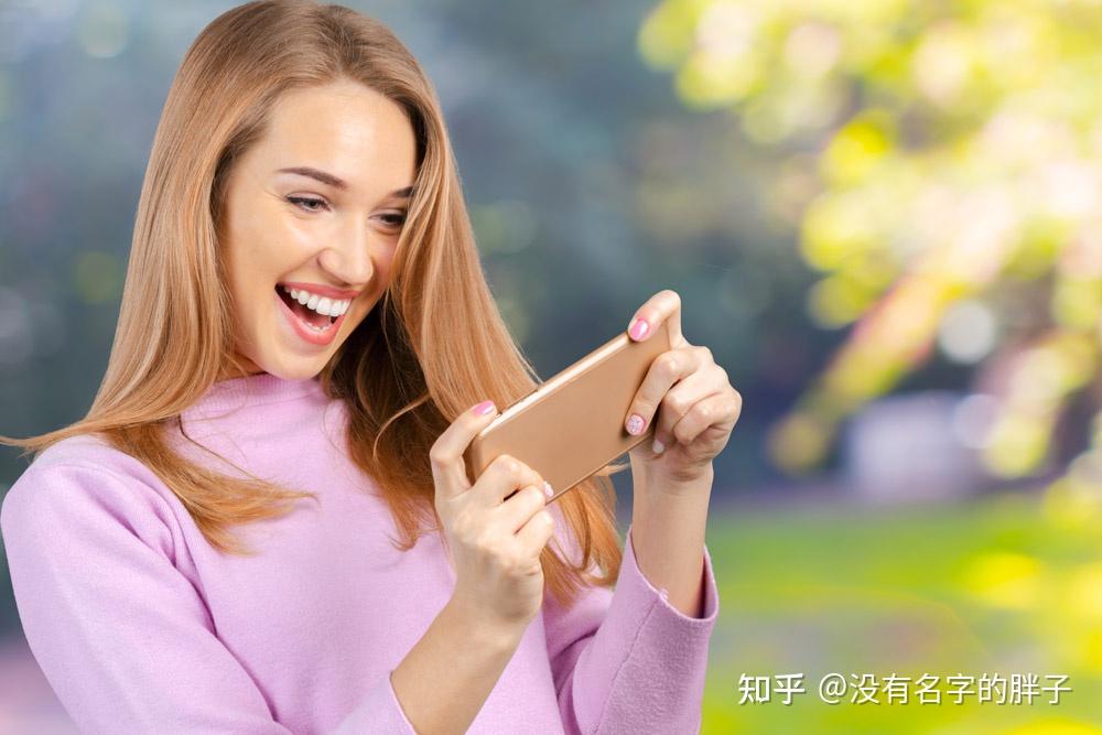 女孩上大学喜欢什么手机(女生大学生选什么手机最好)