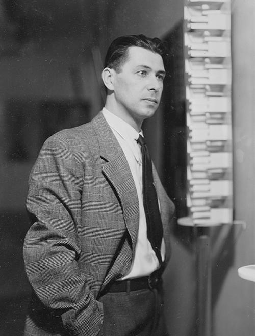 这6名毕业生中,有一位叫赫伯特·拜耶(herbert bayer),此人多才多艺