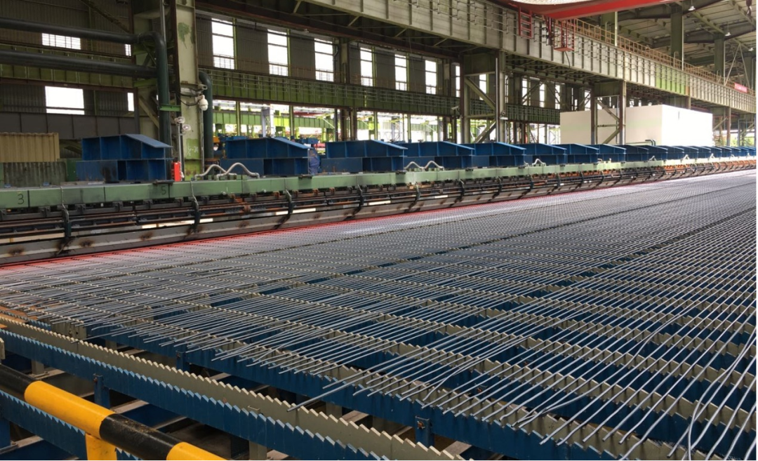 5m/s轧制速度的最后一支钢落入冷床随着螺纹钢φ12mm规格近日达同行业