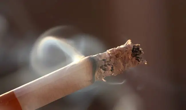 一火不点三烟，这些抽烟礼仪你应该了解！ - 知乎