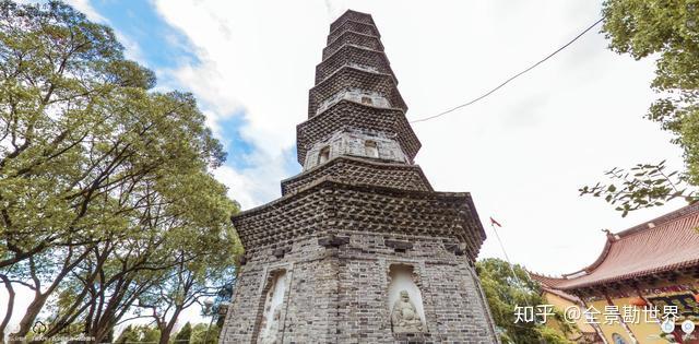 温州乐清西塔健身步道半山腰有一座巨大的送子观音像