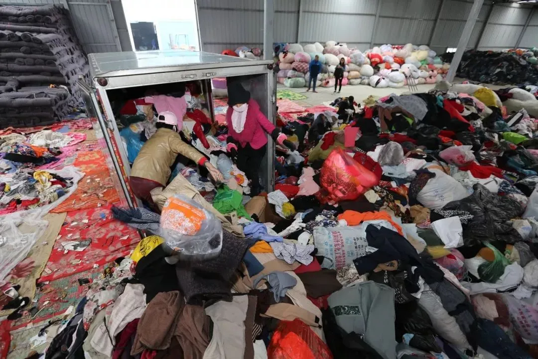 旧衣服垃圾也是一种污染因为