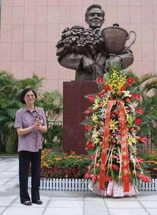 容国团小传中国第一个乒乓球世界冠军来自于香港自杀于文革