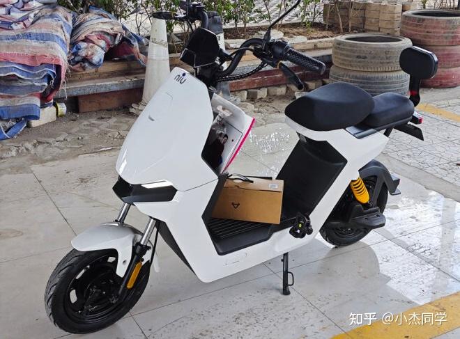 小牛电动车f100小牛f100电动车怎么样上手两月评测优缺点