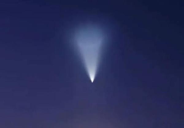 巨大发光体照亮中国北方夜空,大国重器再次出鞘 - 知乎