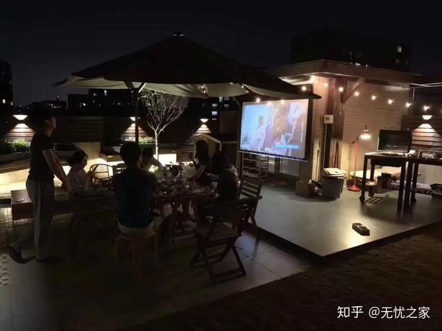为露台坚持买顶楼复式,养花、聚会、开趴齐活了,装修更是太漂亮 - 知乎