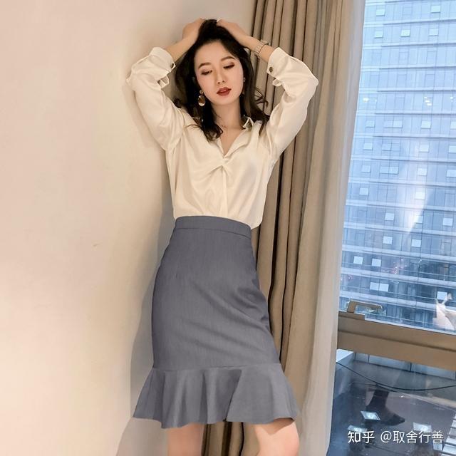 半身鱼尾裙怎么搭配上衣(鱼尾裙怎么搭配上衣)