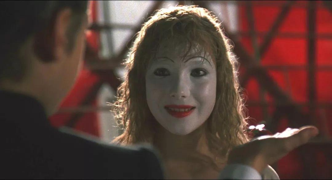 如何评价电影《圣血》? - 知乎