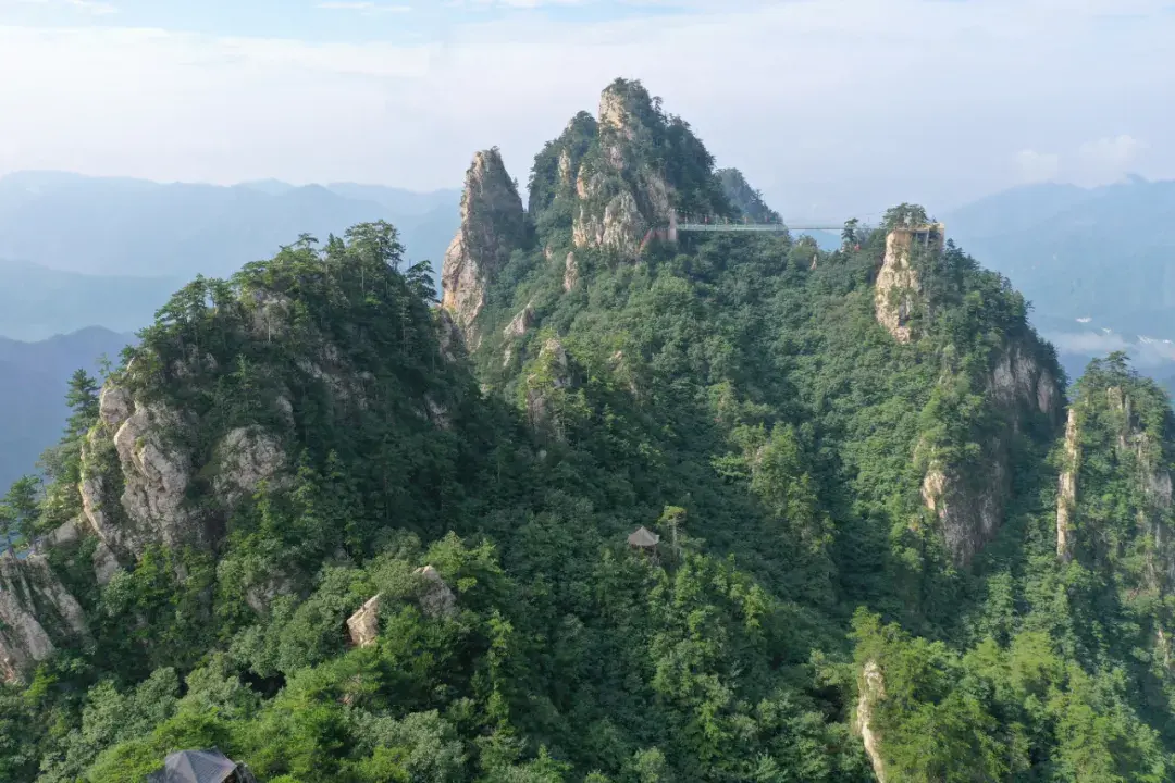 八百里伏牛山河南屋瓴老子隐居地恐龙蛋之乡