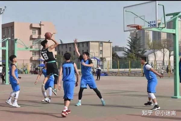 得分爆炸力大比拼哈登单场60分