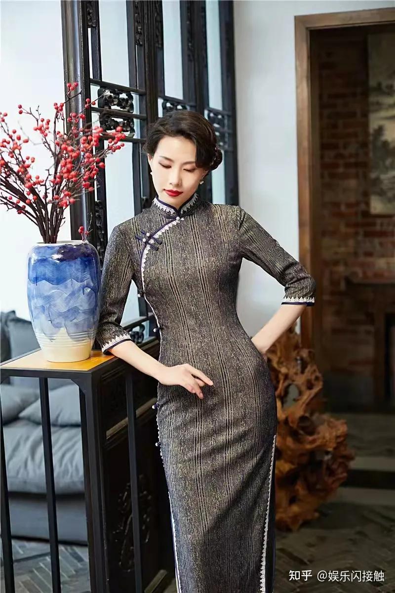 真正有气质的女人,不一定要穿大牌!一袭复古旗袍,美得惊艳时光 - 知乎