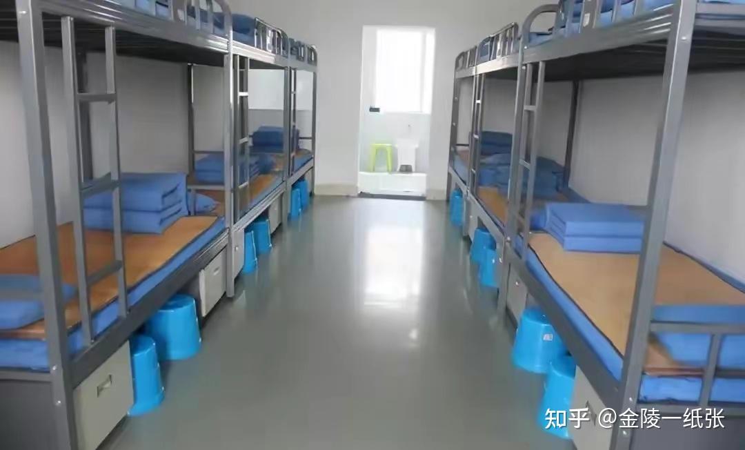 坐牢的人每天都在监狱里干什么