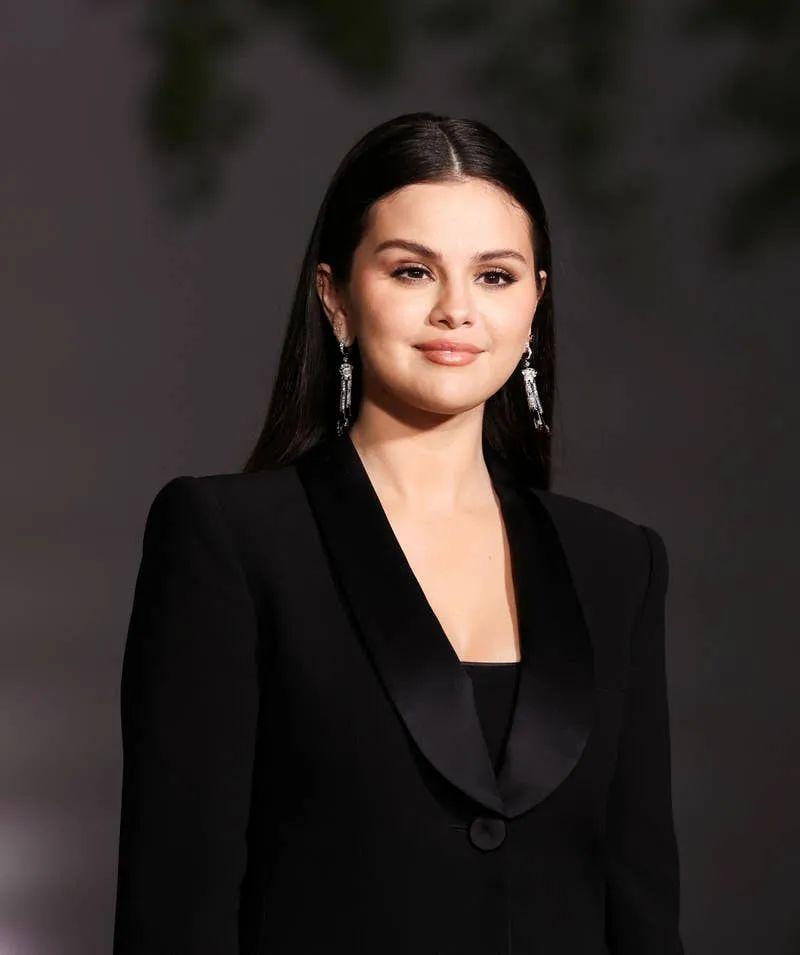 海莉赛琳娜抓马大戏持续发酵明星们纷纷站队海莉逐渐处于舆论下方