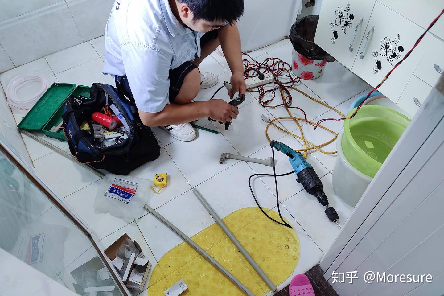 装电热水器不怕空间小史密斯e60vddc电热水器使用详解