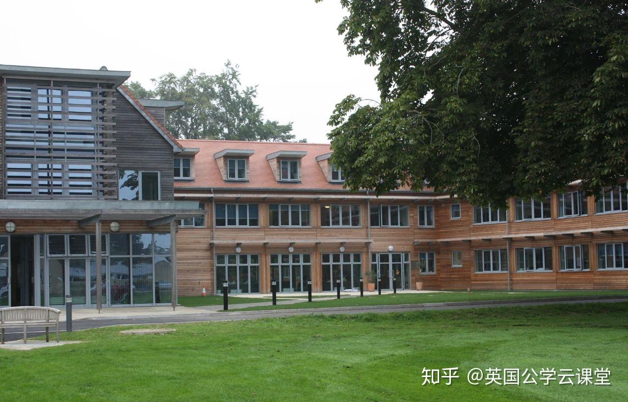 英国贵族学校stmaryscalne圣玛丽卡恩女子中学