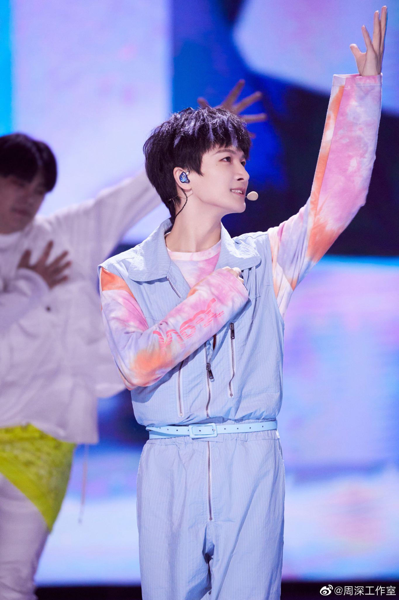 如何评价发起人周深多国语言唱跳版创造营2021主题曲我们一起闯