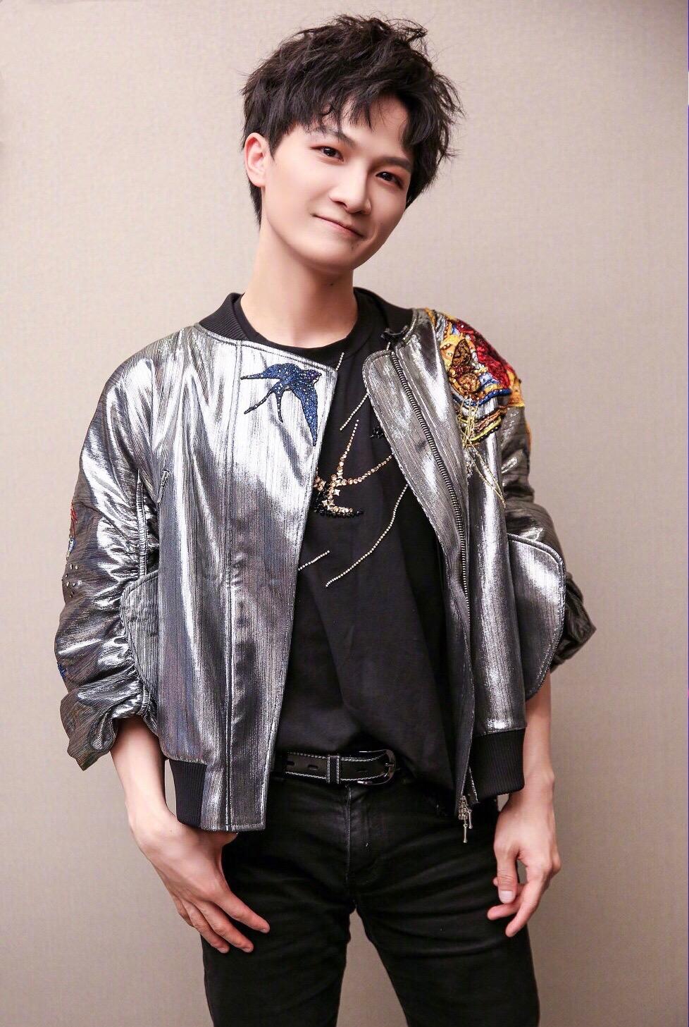 有没有周深的帅照啊