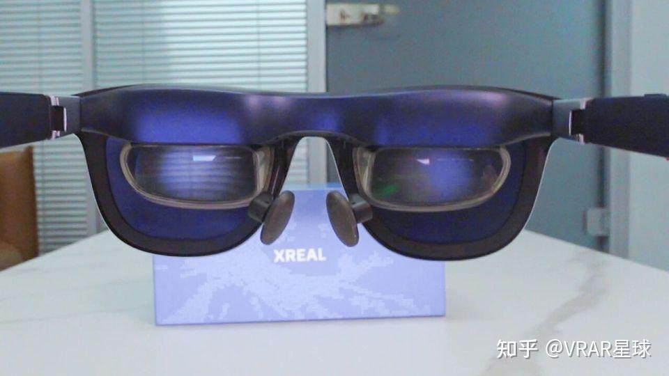 全程实拍XREAL1S入眼显示:2D内容实时转3D,3DoF悬停+超宽带鱼屏