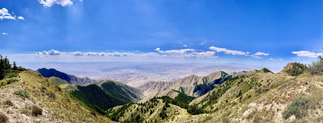 靖安两乡丘陵沟壑山地塬峁交错,逶迤百里哈思山时起时伏距靖远县城85