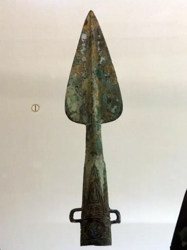 古代高帅富才用得起的兵器：商代青铜矛 - 知乎