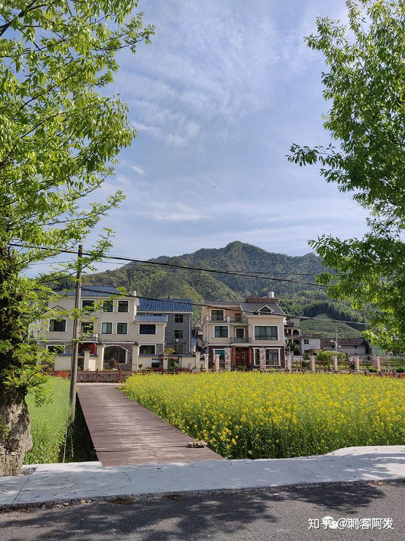 蕉川位于遂昌县北部,属新路湾镇,南距县城约15公里.