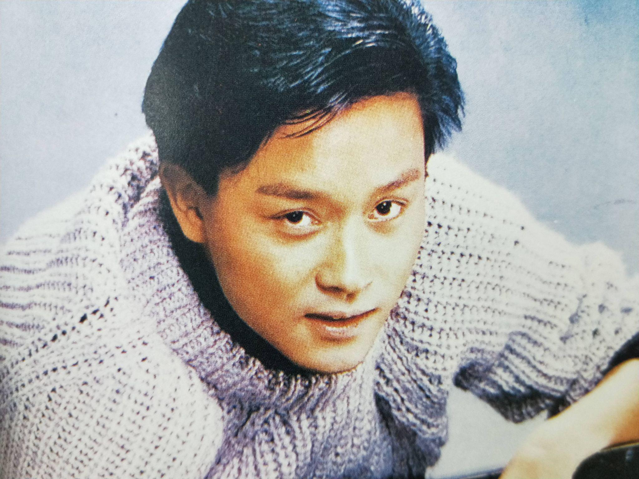 有没有哥哥张国荣绝世美颜的照片啊