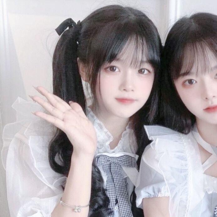 有闺蜜真人头像不是一个人的那种嘛