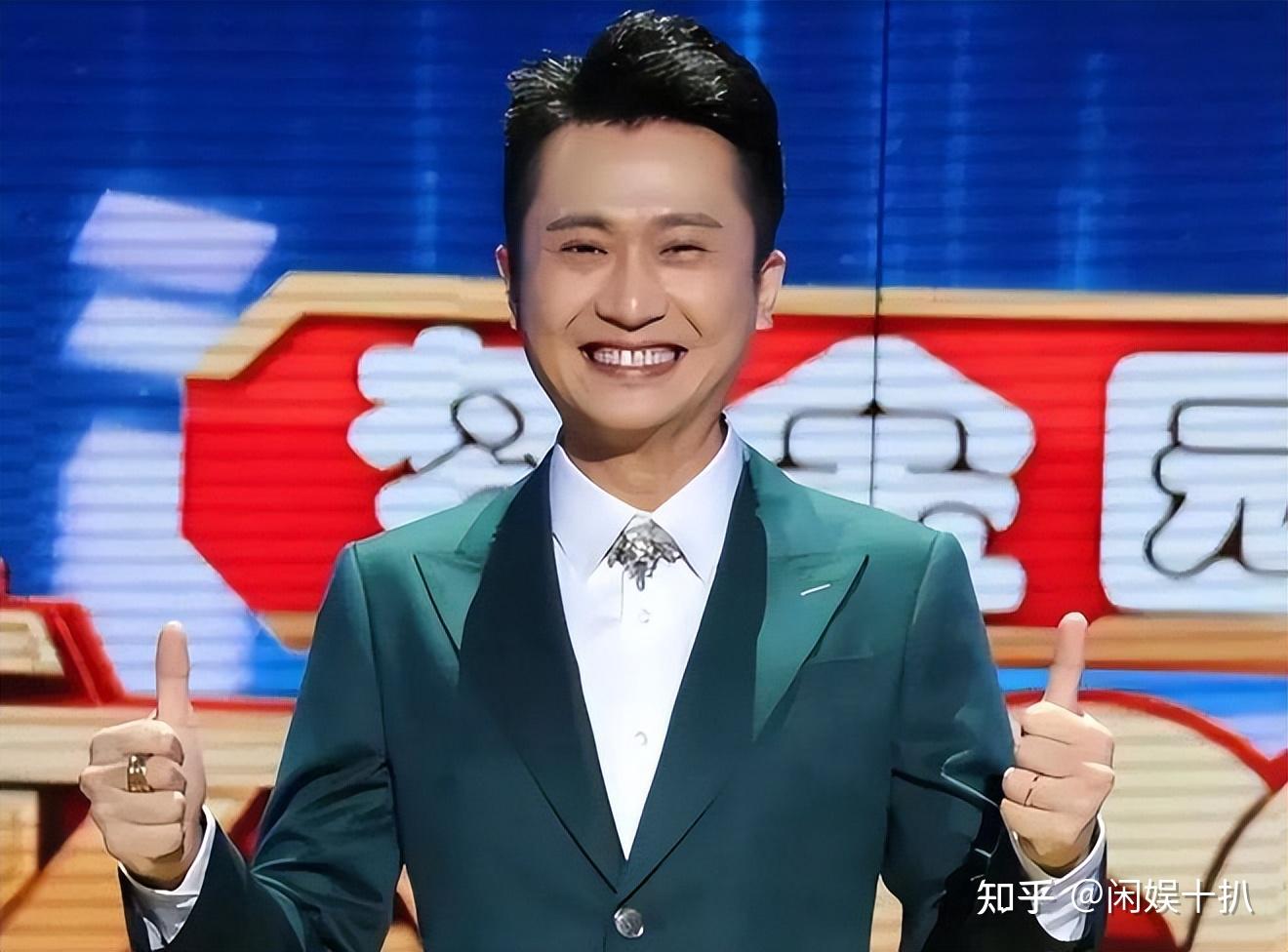 央视主持杨帆从铁岭走出的知名主持结婚生女一家三口其乐融融