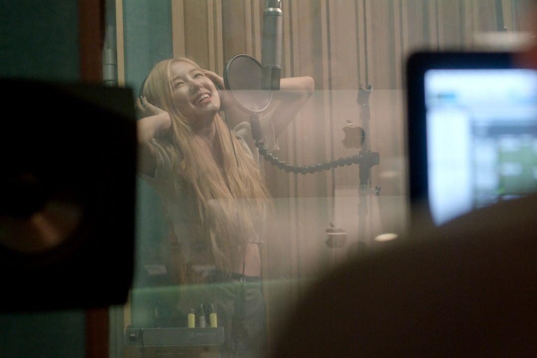 有没有blackpink的rose朴彩英无水印的美图? - 知乎