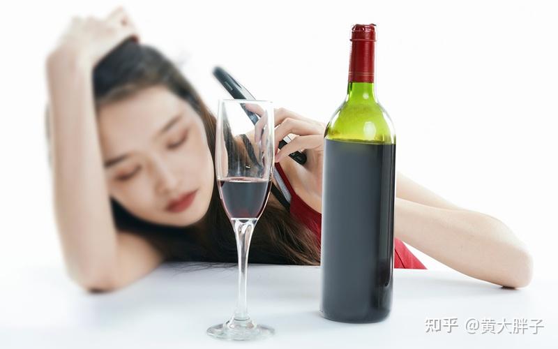 女人喝醉酒图片