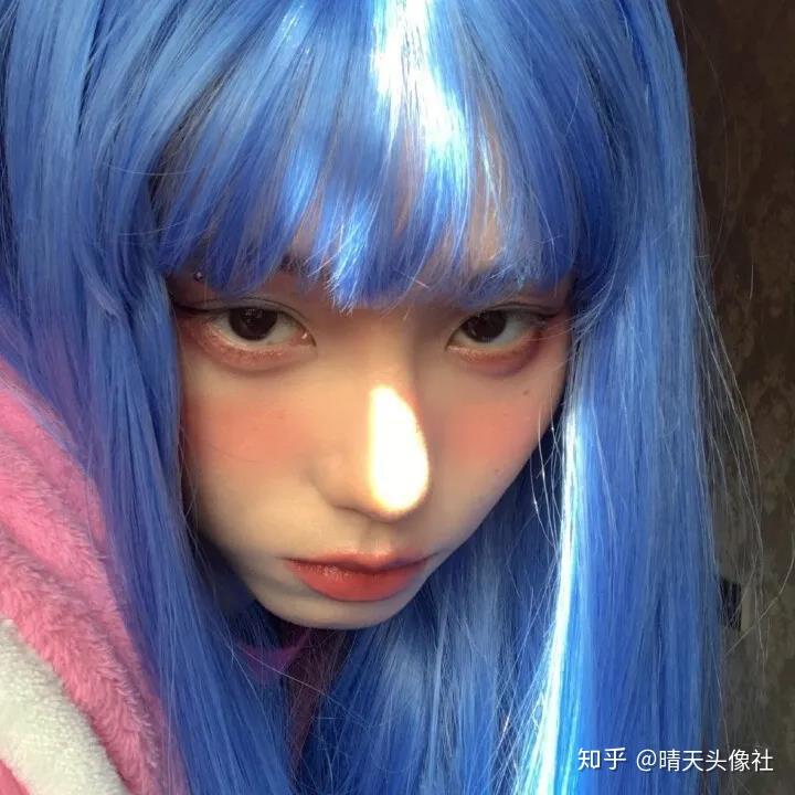 你见过这样的彩色头发的温柔女头吗