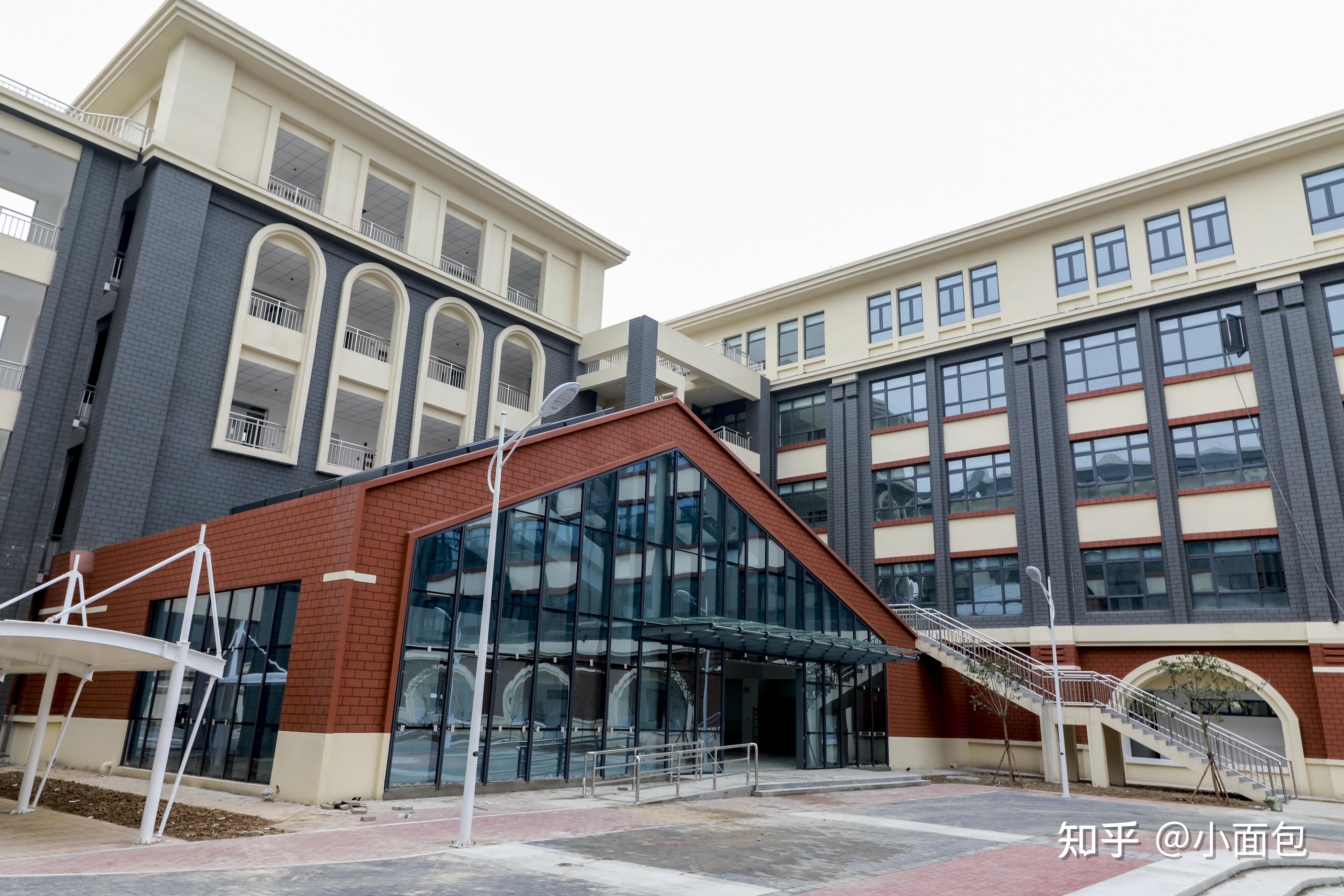 传智专修学院是正规大学吗?