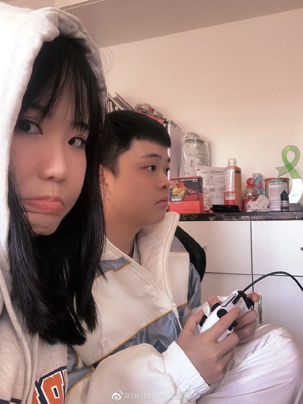 李佳隆女友发长文diss慕斯塔法rapper与经纪人两个前同事间为何突然开