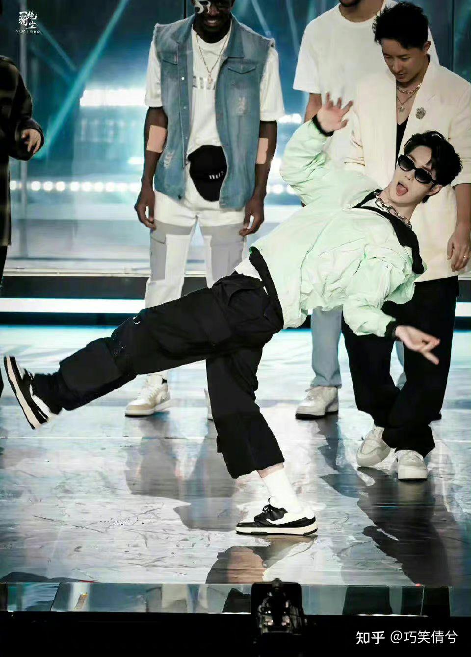 有王一博的高清无水印壁纸吗? - 知乎