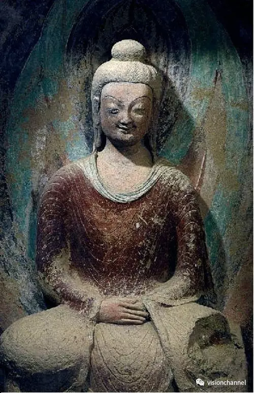 莫高窟第259窟的北魏坐佛像,恬静优雅的会心一笑,有我们东方女子独特