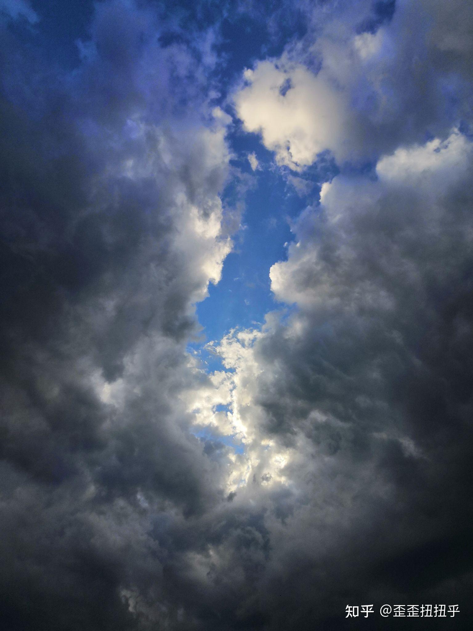 2021年你拍过最emo的照片是哪张