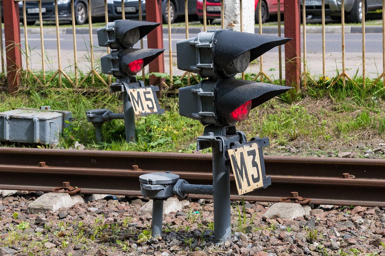 3. 轨道清洁保养