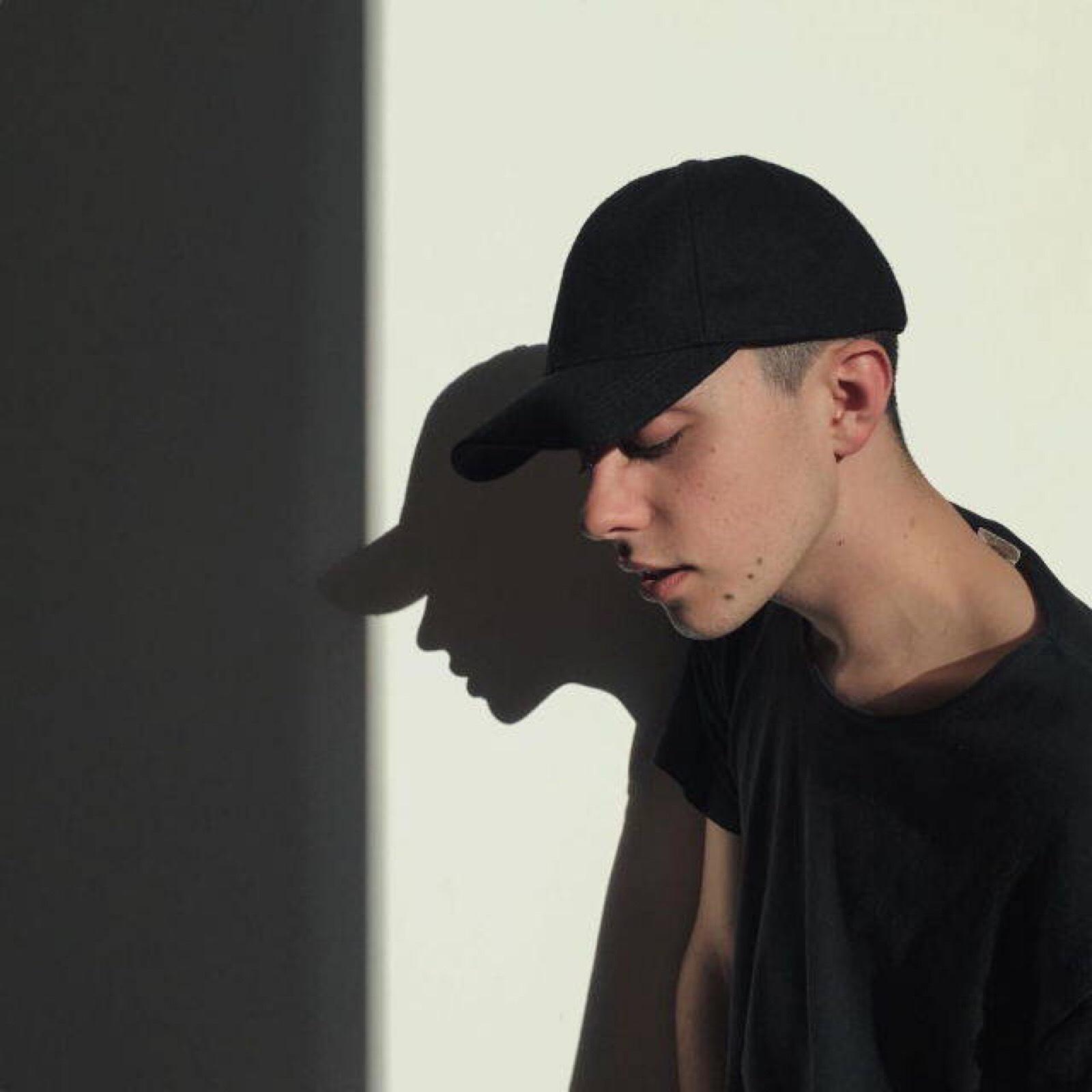 来一波欧美风格男生头像有没有